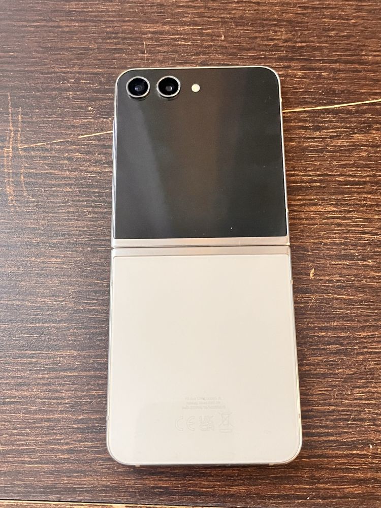 Samsung Galaxy Z Flip5