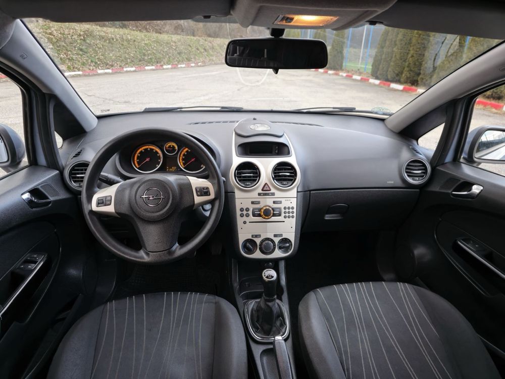 Opel corsa D 1.2 benzin