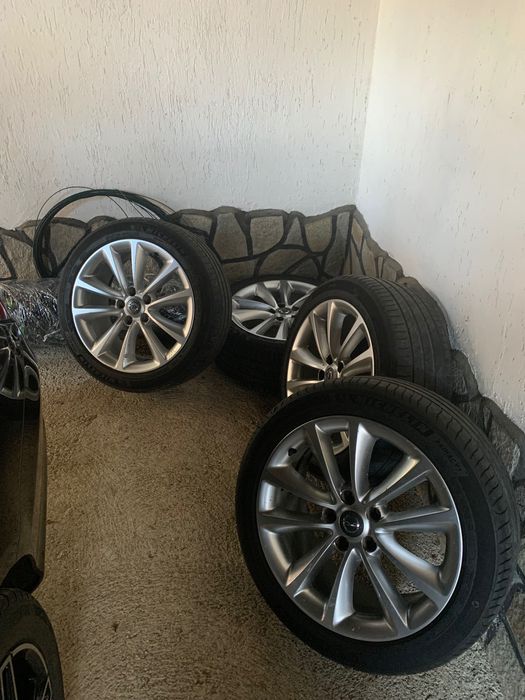 Лети джанти с летни гуми за Opel Astra 235/45 R18