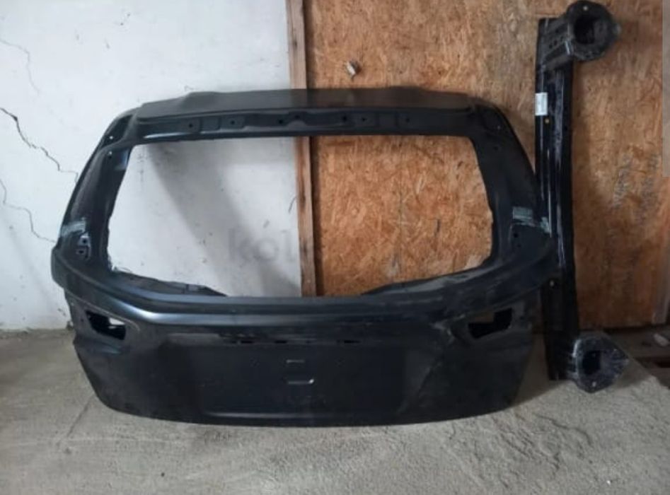 Продам дверь багажника Субару xv, импреиза