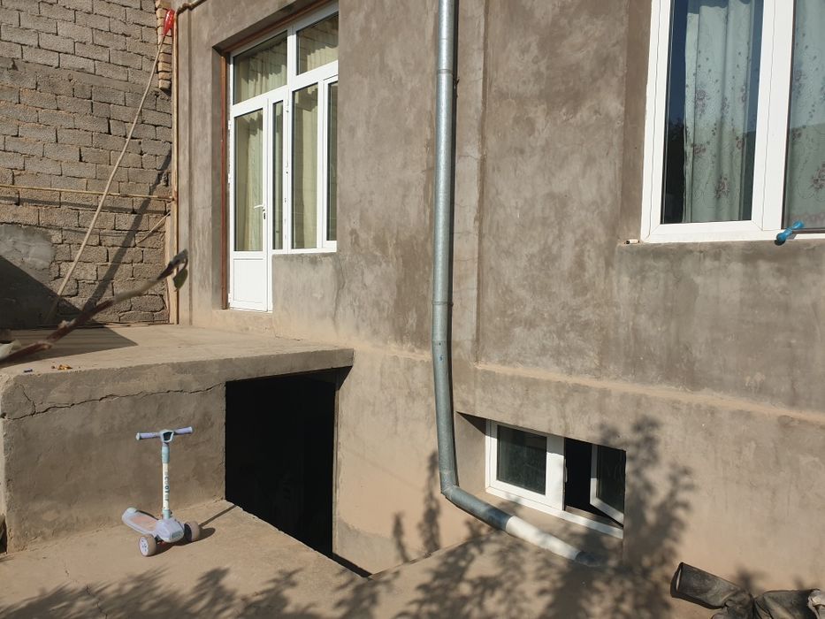 Uy sotiladi ToshMi postidan 3 km