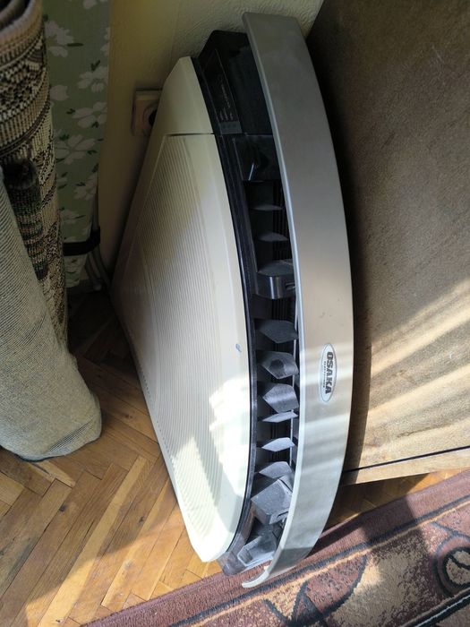 Ъглов климатик Осака