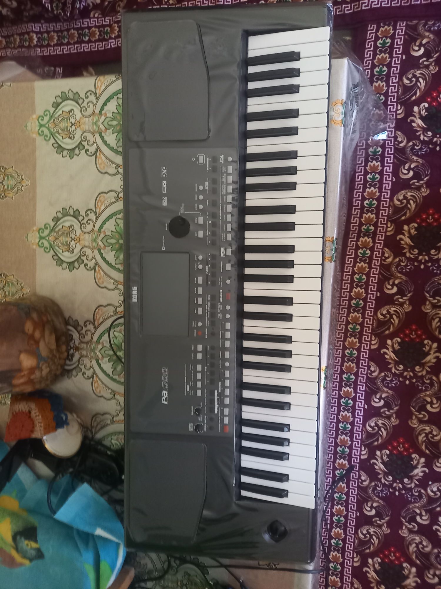Korg  pa600 sotiladi