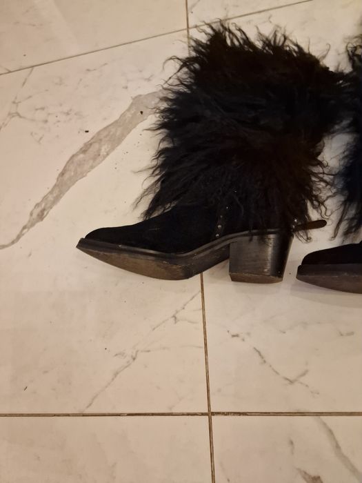 Cizme blana cu piele intoarsa