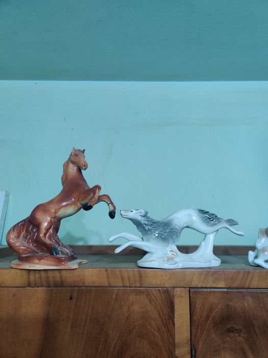 Vând bibelouri diferite modele și mărimi