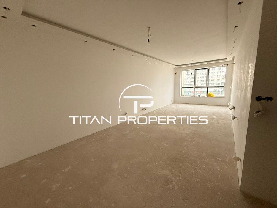 Тристаен апартамент в Сентрал парк, ж.к Славейков