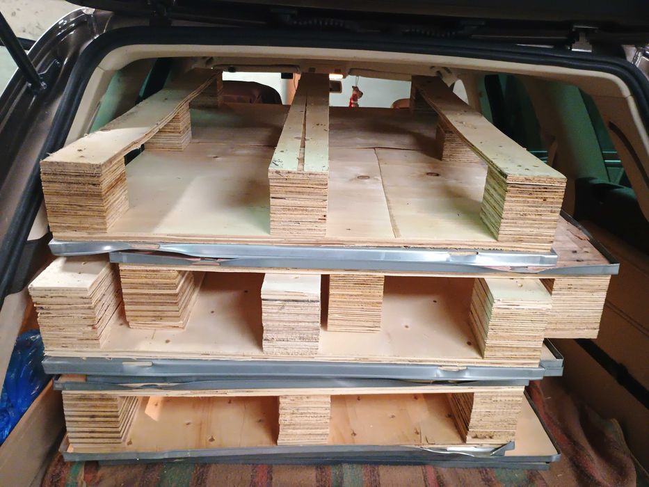 Дървени Евро Палета и Скари Използвани 30бр. и плоскости от Шпертплат