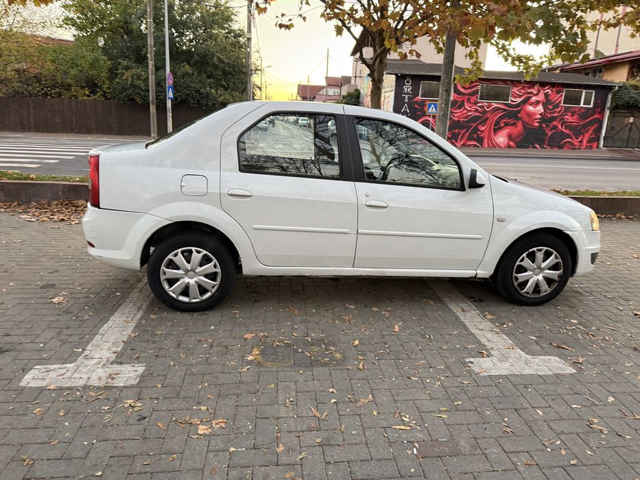 Logan benzina 1.6 16V 105 CP - an 2008 - 203000 km
