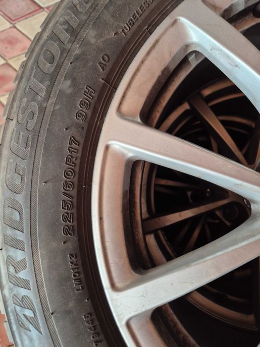 Anvelope iarna Bridgestone Blizzak impecabile 225 60 17