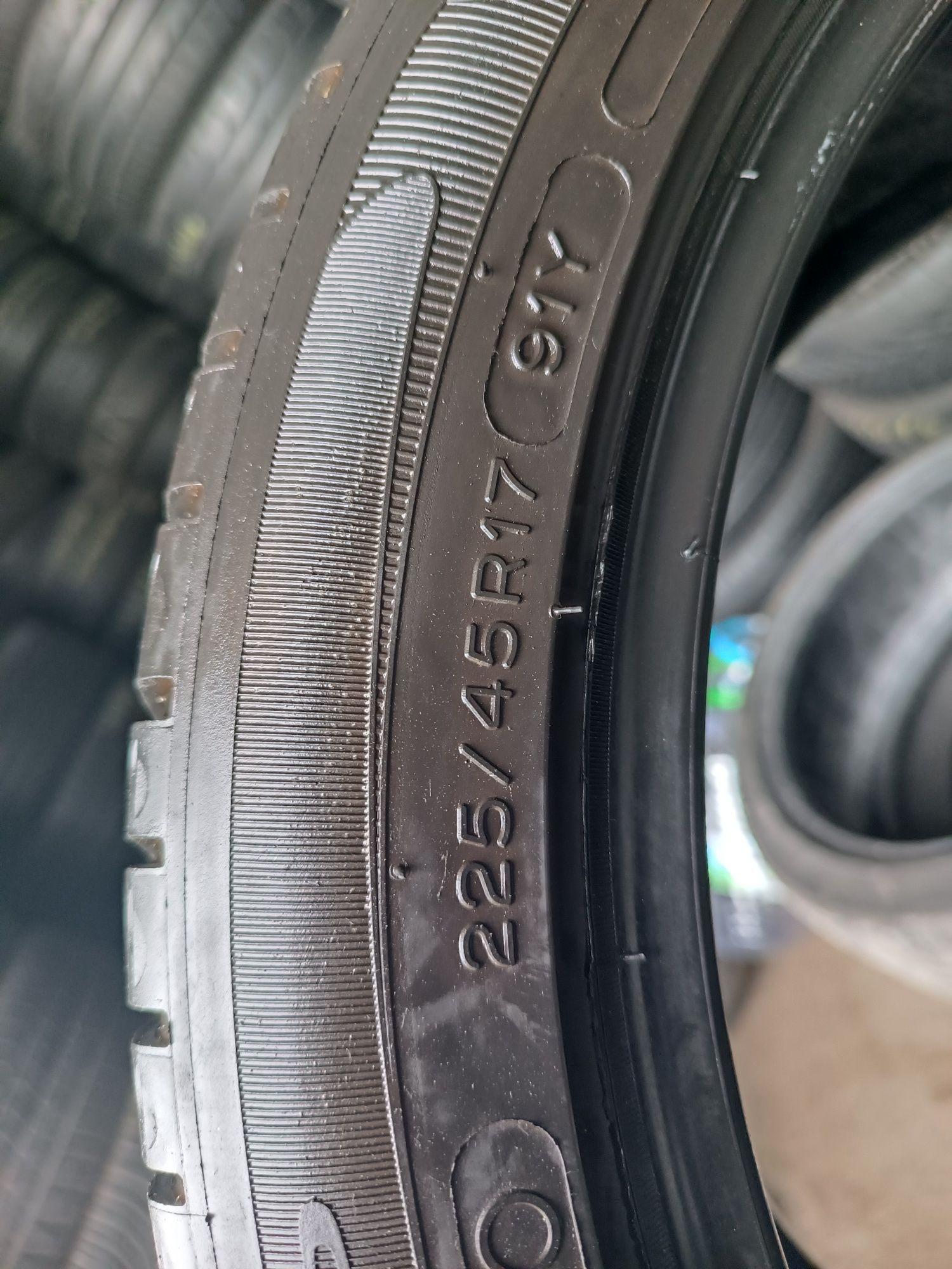 225/45/17 Michelin