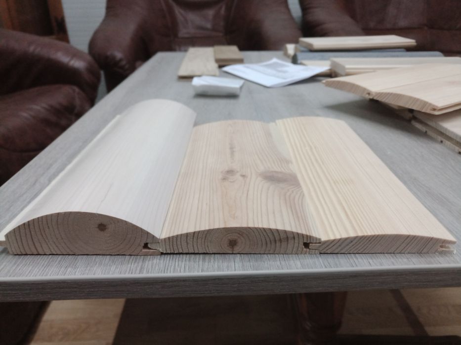 Lambriu lemn pin nordic.