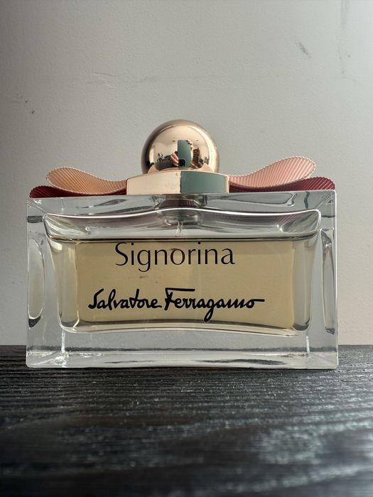 Parfum Signorina, Salvatore ferragamo, 100ml; folosit putin