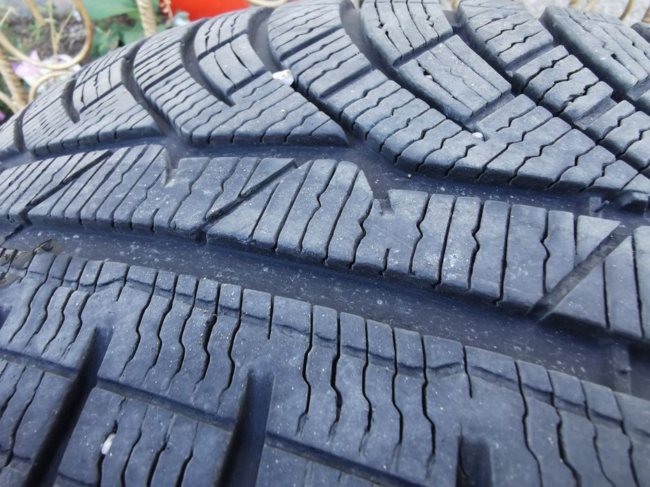 Оригинални Джанти БМВ 18 цола зимни гуми  MICHELIN PILOT ALPIN 4 225/4