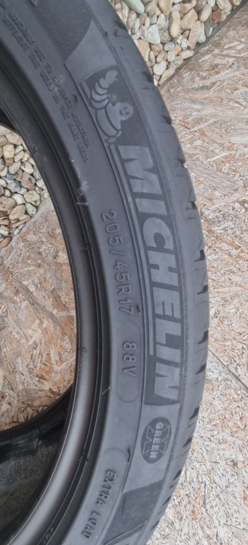 Anvelope Michelin Primacy3 
205/45 R17 88V XL