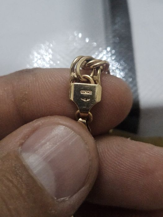 Tilla tros va braslet sotiladi proba 585 gram 53.75 sotiladi o‘zimniki