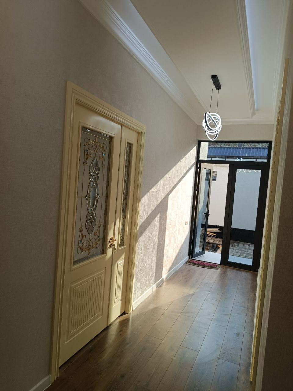 Продаётся дом участок 2сотки 4комнат, 3 санузла, 1 подвал, есть гараж