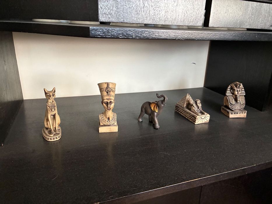 Статуетки на брой или общо