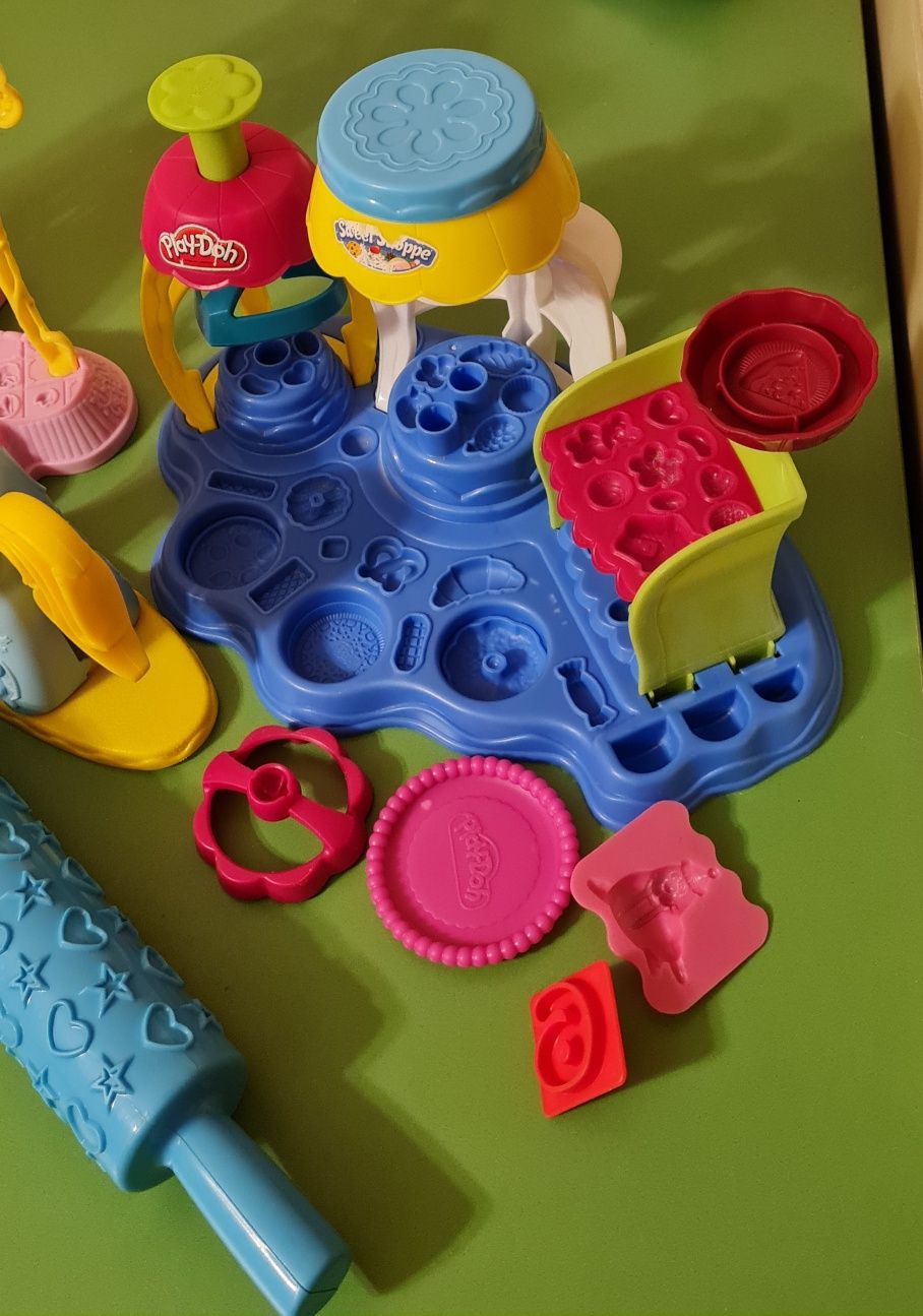 Play-doh и разные наборы для лепки