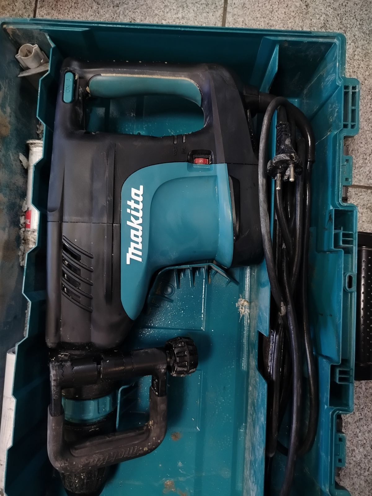 Къртач Makita HM1203c / 1510W / SDS-Max