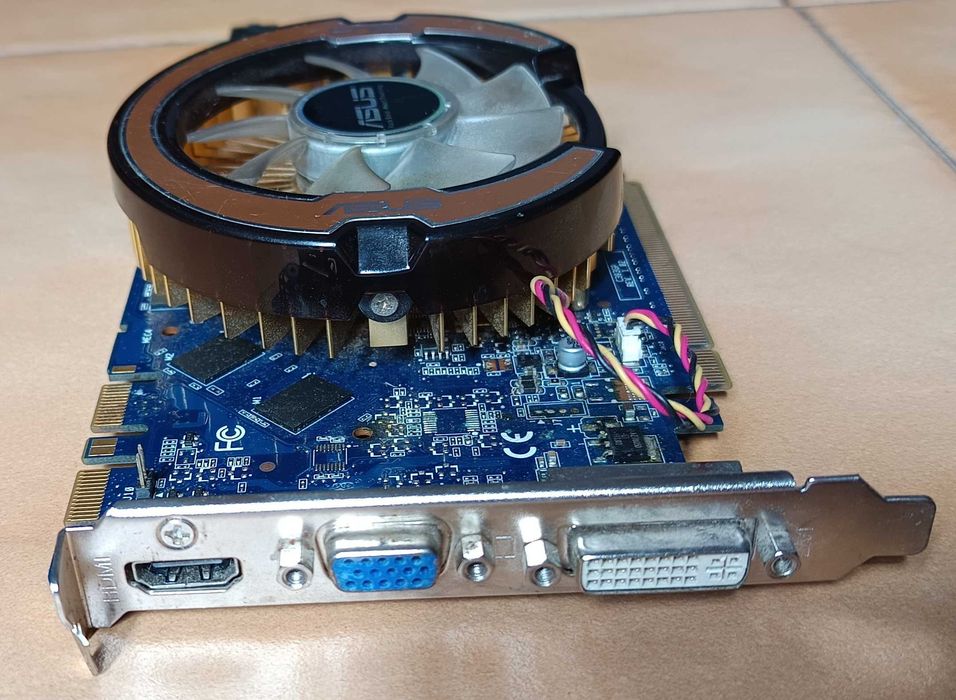 Placa video gaming vintage Asus Nvidia GT 9800 1G DDR5 256 bit