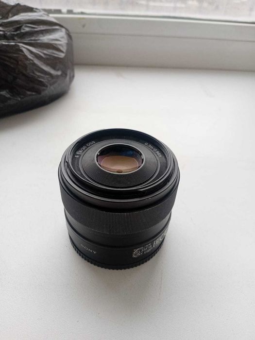 продам объектив sony 35 мм F1.8 OSS (SEL35F18)