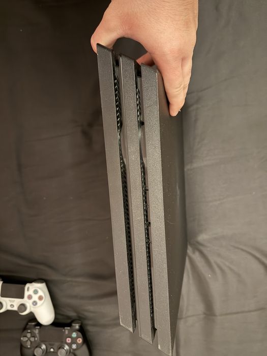 Ps4 pro cu toate accesorile