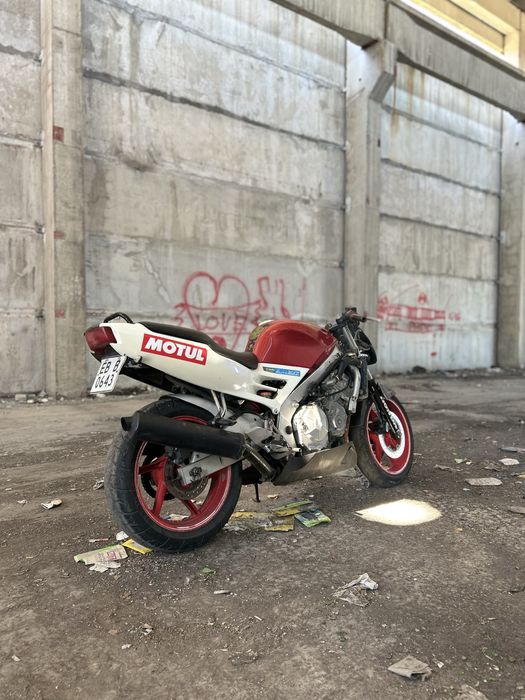 Honda cbr f2 600cc
