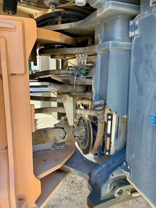 Încărcător frontal Liebherr L 566