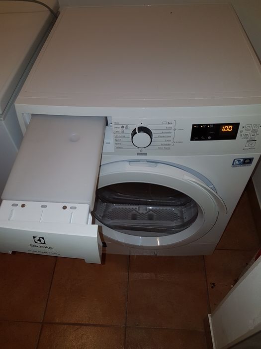 Ocazie, BF!!! Uscator rufe Electrolux, pompa de caldura, A++, impecabi