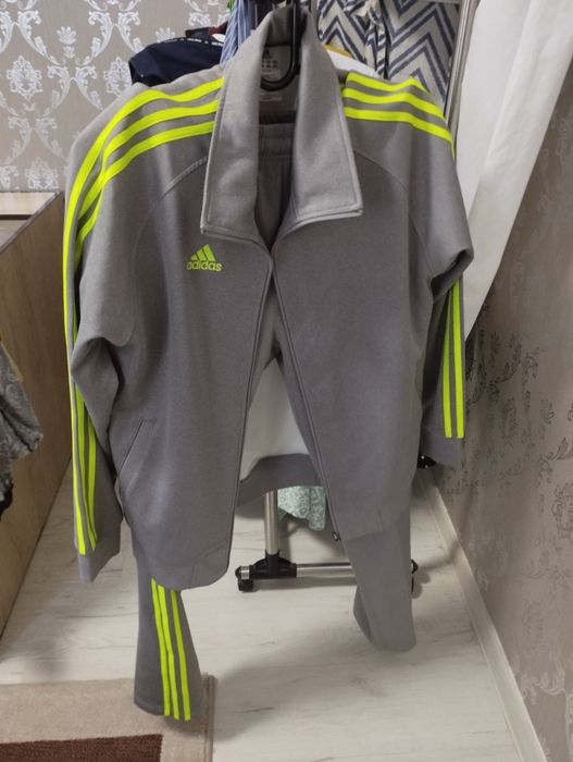 Продается куртка, костюм, кардиган