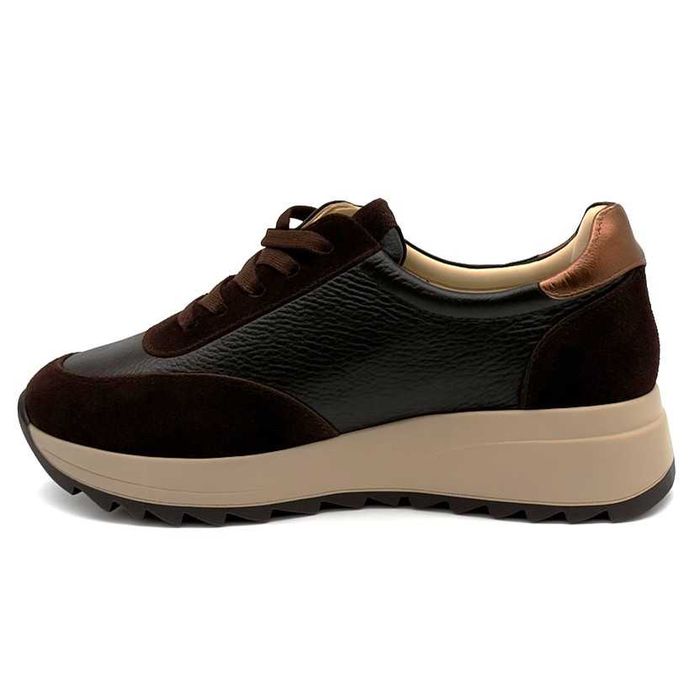 Дамски кафяви обувки от естествена кожа с платформа и златист акцент