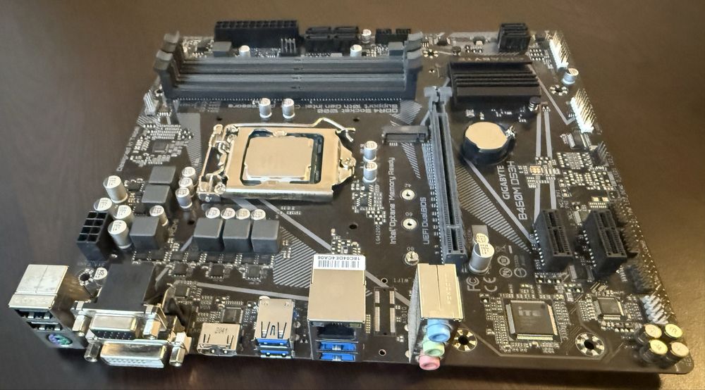 Placa de baza Gigabyte B460m DS3H + Procesor  Intel Core I5-10400F