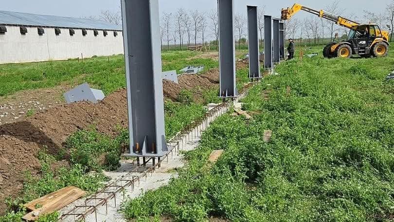 Ofertă structură metalică asamblată pe șuruburi .