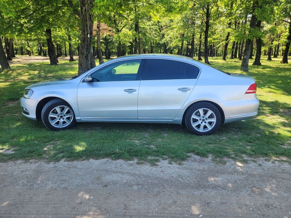 VW  PASSAT  2012