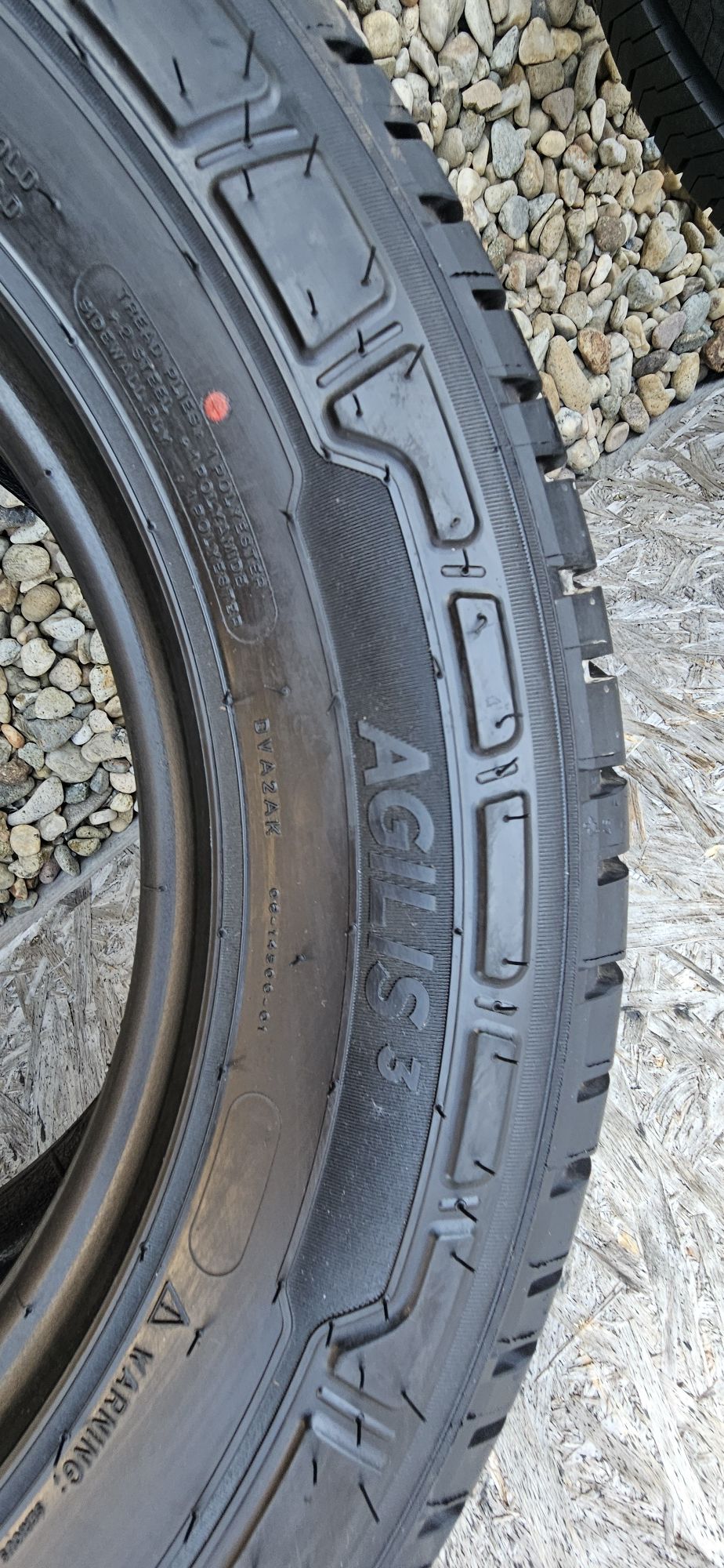 Anvelopa Continental 215/65 R16C 109/107T Michelin 215/65 R16C 106/104