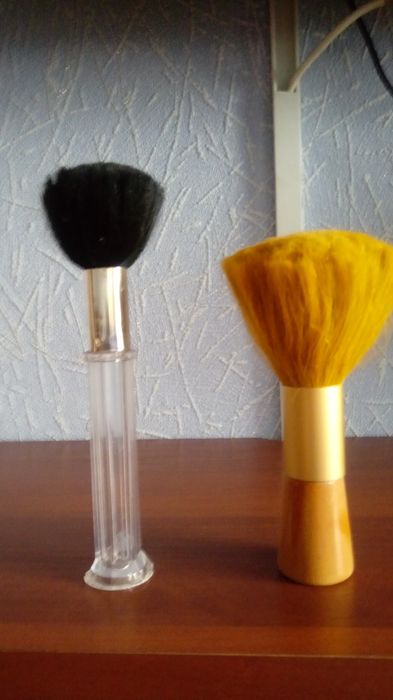 Щетки для чистки волос  парикмахерские