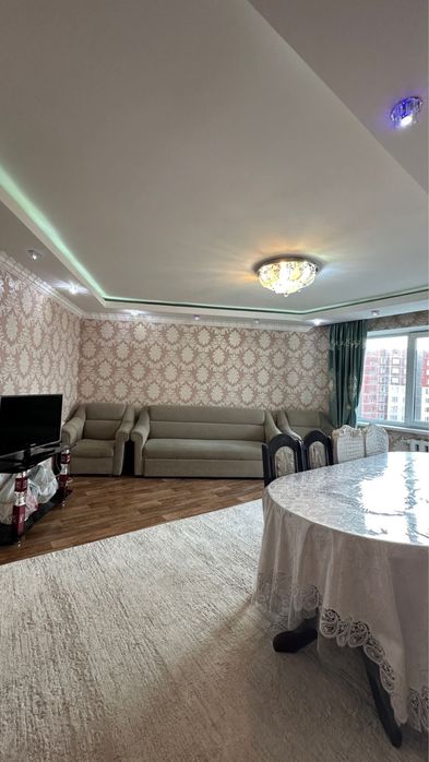 Продается 4 х комнатная квартира улучшенной планировки (8 мкр)