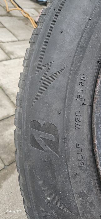 Anvelope Iarna Bridgestone 215 65 17