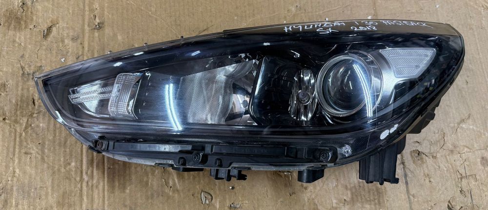 Far stanga HYUNDAI I30 an 2017-2020 cod 92101-G4060