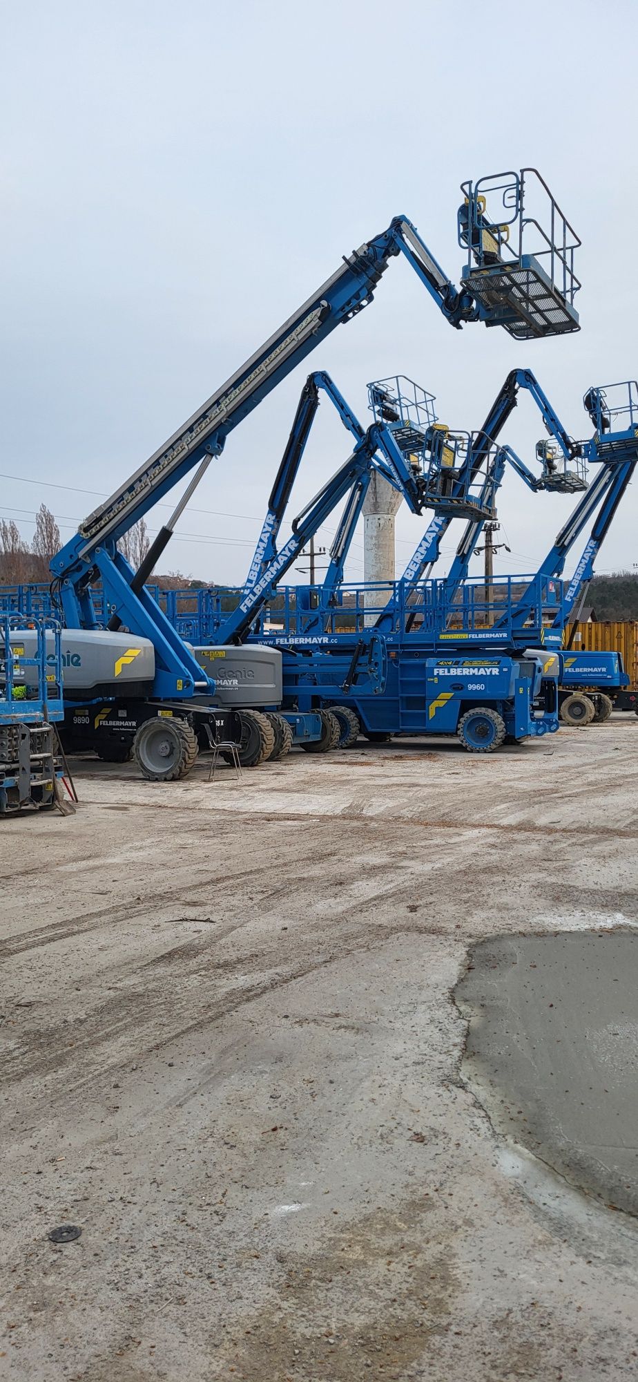 Închiriez nacela manitou automacara motostivuitor macara spider