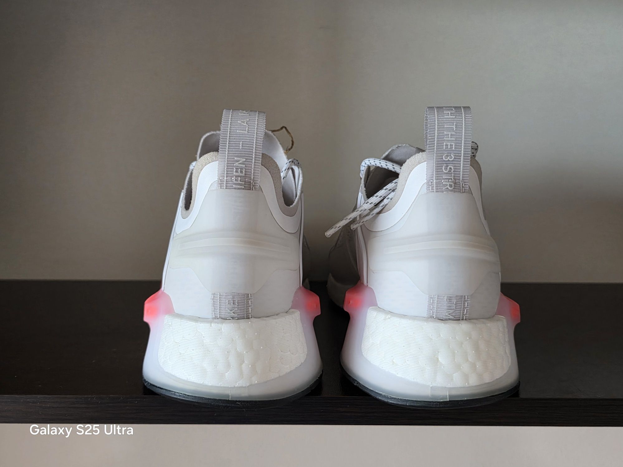 adidas NMD_R1 V3 / 44номер 28см Стелка
