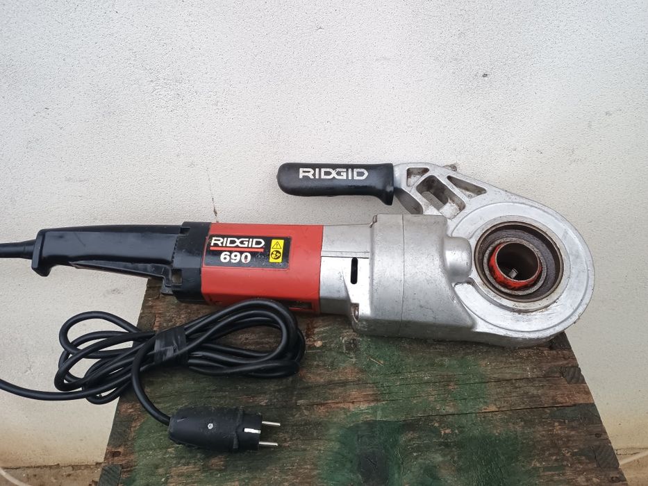 Clupa filetat / filiera ridgid 690 + bac 1 1/4