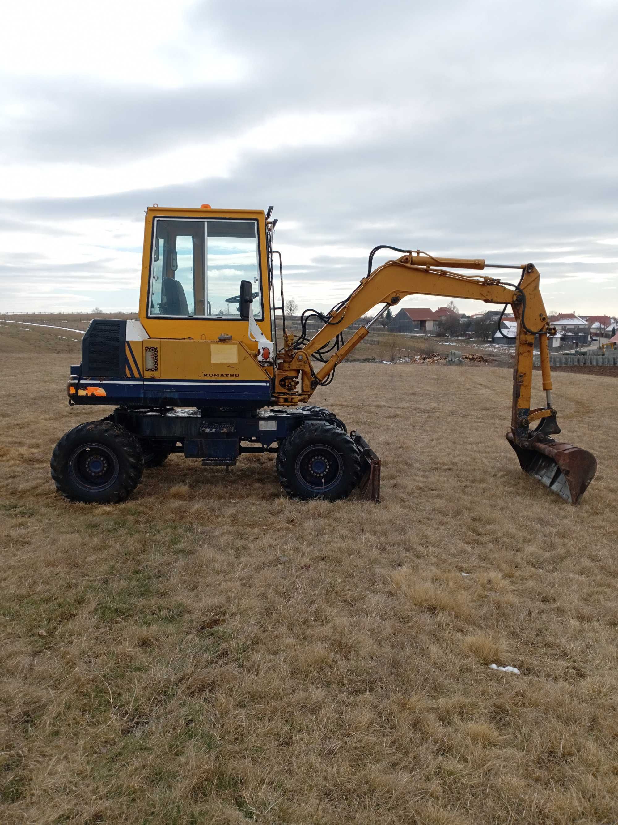 Excavator Komatsu PW30