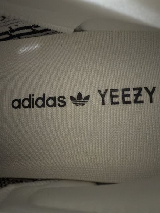 Yeezy Boost 350 V2 Zebra CP9654 – autentificate, mărime 44, stare impe