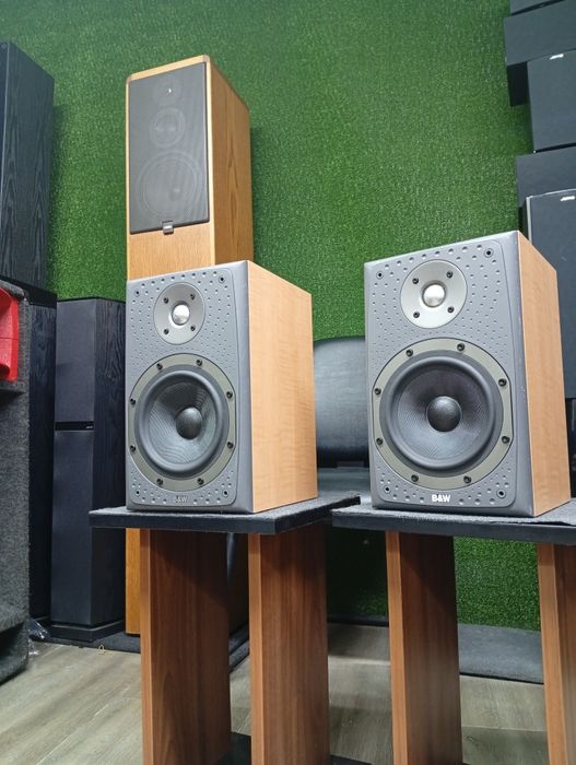 Букшелфи Bowers & Wilkins DM-303