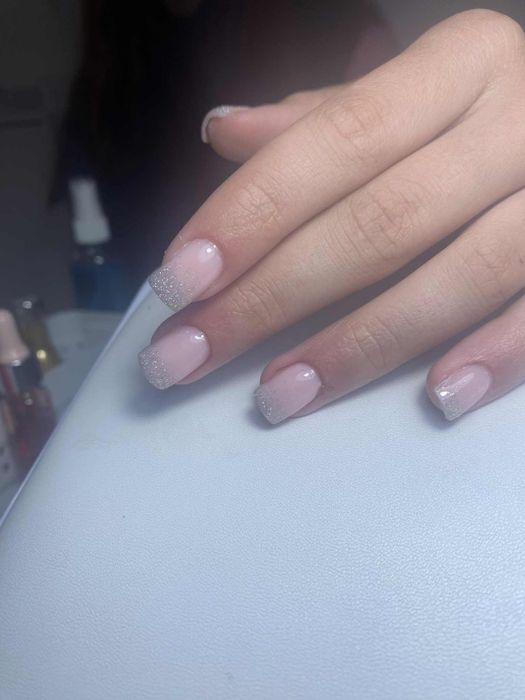 Unghii cu gel sau semi