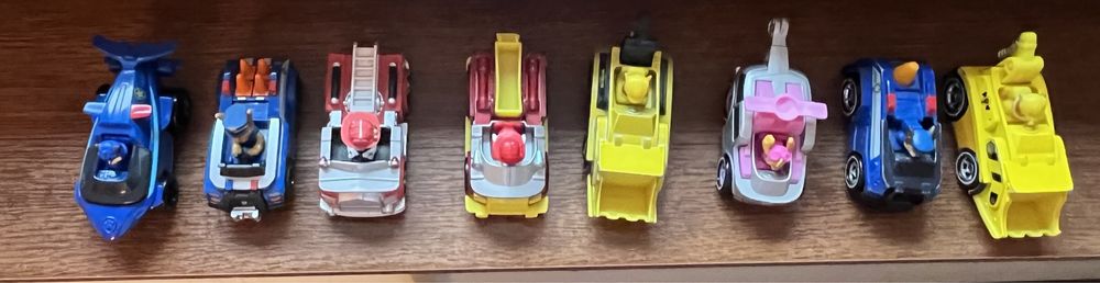 Turnul PAW PATROL + set complet echipa catelusilor