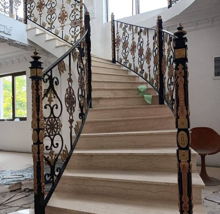 Balustrade cu auriu