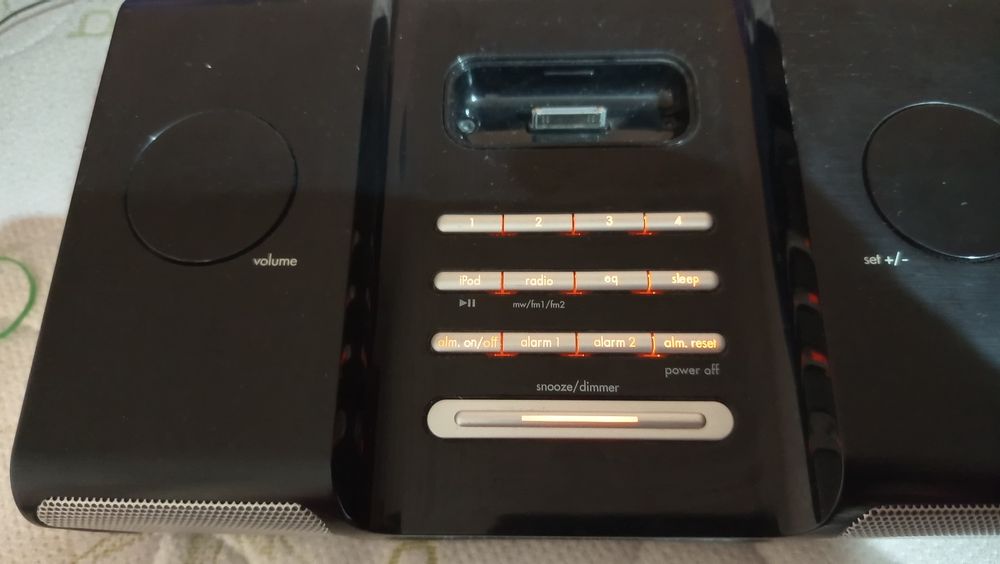 Док станций с радио iHome