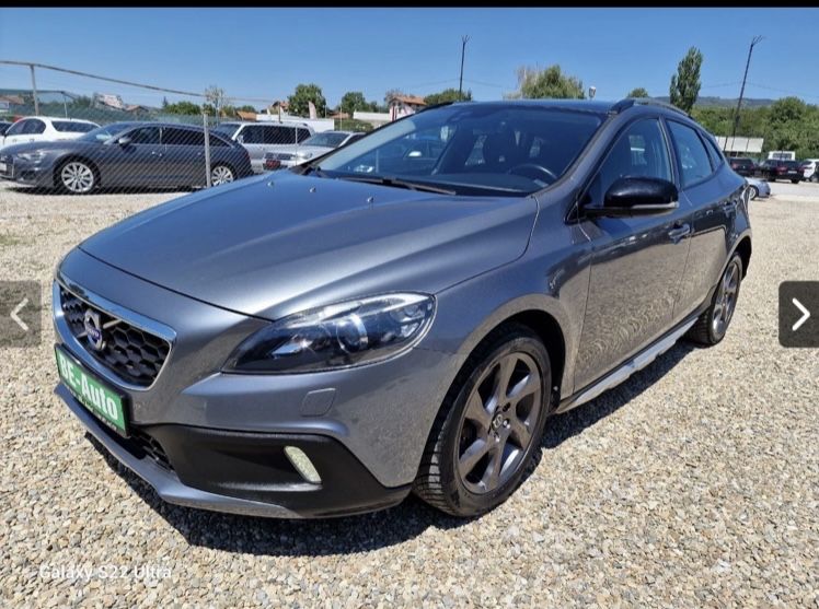 Volvo v40 cross country 2.0 diesel 190hp